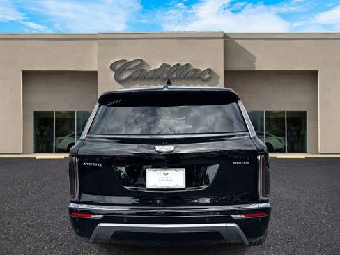 New 2026 Cadillac Vistiq Sport image 4