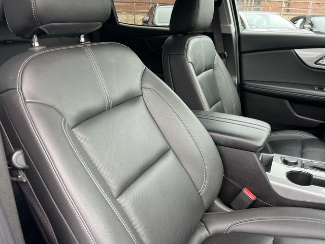 Used 2024 Chevrolet Blazer LT FWD image 29