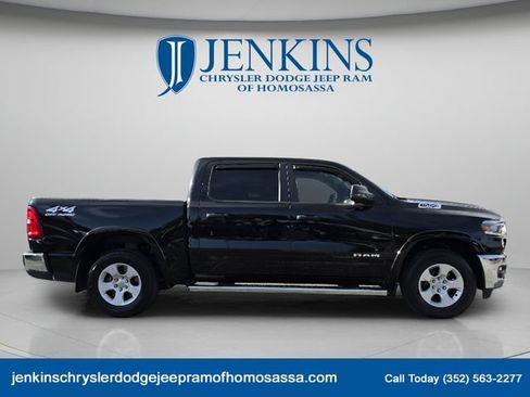 Used 2025 RAM 1500 Big Horn AWD/4WD image 3
