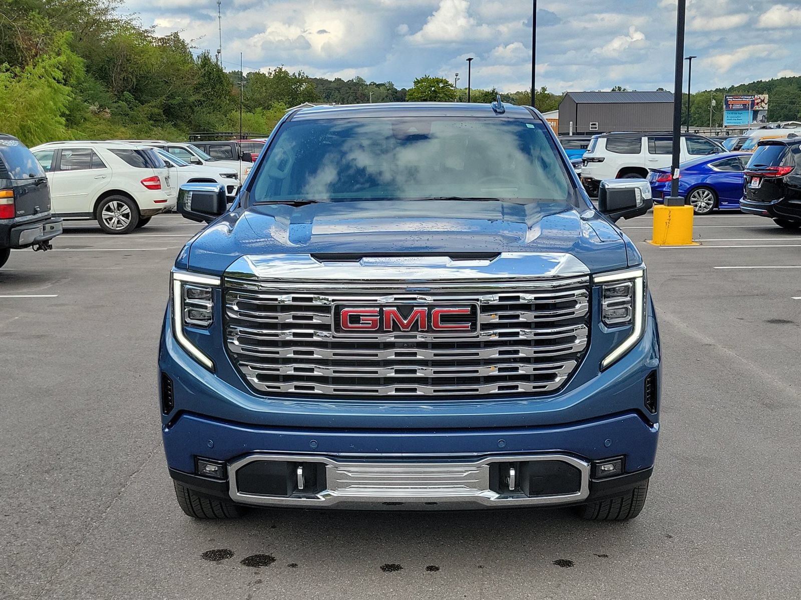 Used 2026 GMC Sierra 1500 Denali w/ Denali Reserve Package AWD/4WD image 8