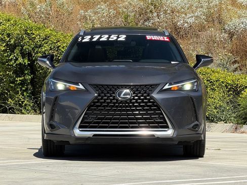 Used 2023 Lexus UX 250h FWD image 4
