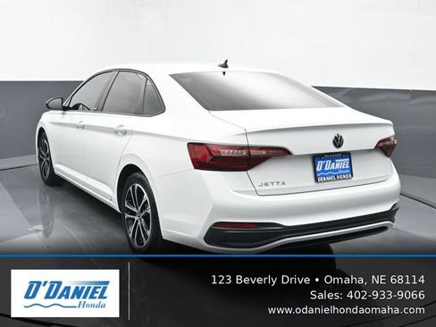 Used 2024 Volkswagen Jetta Sport FWD image 4