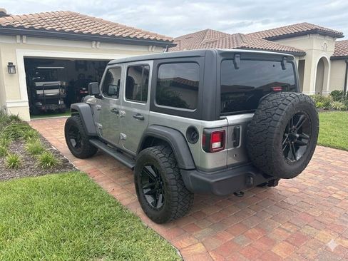 Used 2018 Jeep Wrangler Unlimited Sport S AWD/4WD image 4