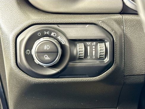 Used 2022 Jeep Gladiator Willys image 10