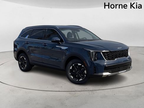 New 2026 Kia Sorento S image 2