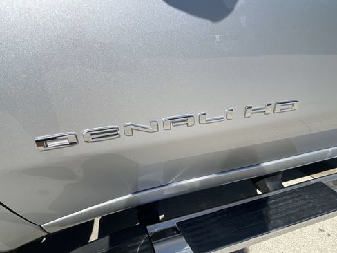 Used 2023 GMC Sierra 2500 Denali w/ Technology Package AWD/4WD image 32
