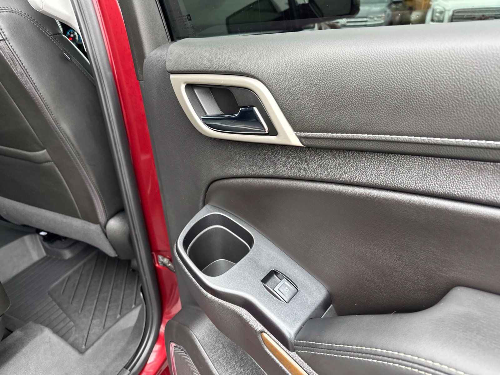 Used 2019 GMC Yukon Denali w/ Open Road Package AWD/4WD image 38