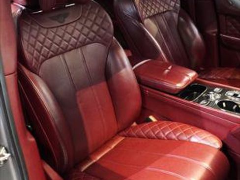 Used 2020 Bentley Bentayga AWD/4WD image 29