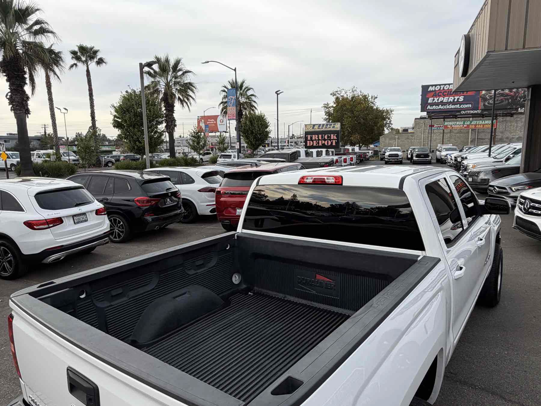 Used 2016 Chevrolet Silverado 1500 LT w/ All Star Edition RWD image 6