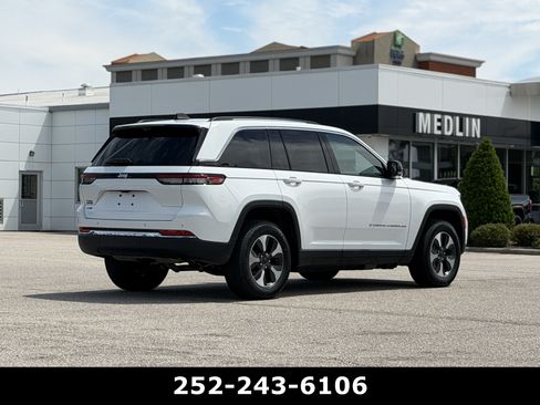 Used 2022 Jeep Grand Cherokee Limited 4xe w/ Luxury Tech Group II AWD/4WD image 7