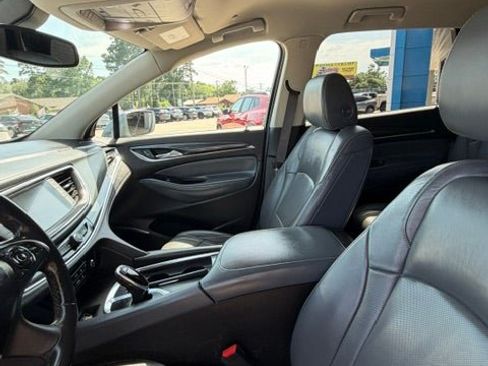 Used 2019 Buick Enclave Essence FWD image 15