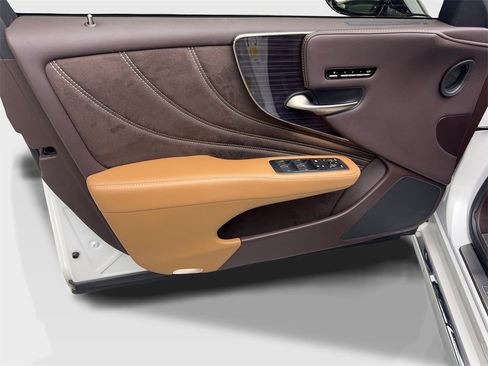 Used 2020 Lexus LS 500 image 31