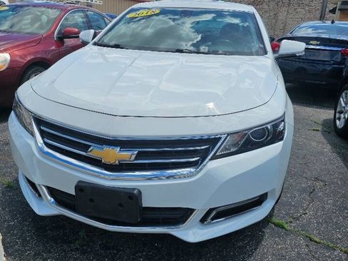 Used 2018 Chevrolet Impala LT FWD image 2