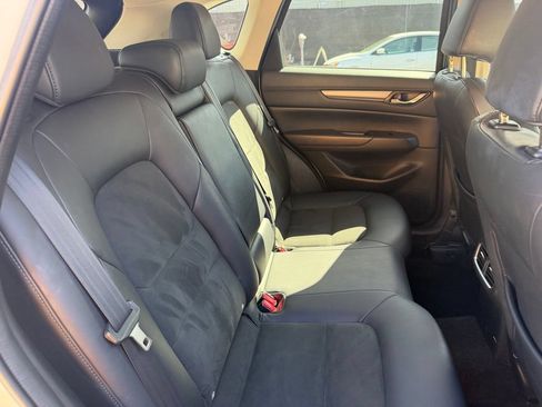 Used 2017 MAZDA CX-5 Touring w/ Preferred Equipment Package FWD image 17