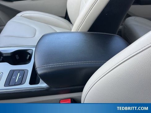 Used 2022 Ford Edge Titanium w/ Class II Trailer Tow Package image 38