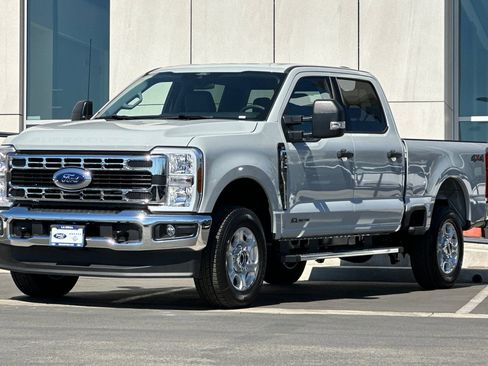 New 2026 Ford F250 XLT w/ F-250 >10K GVWR Package AWD/4WD image 7