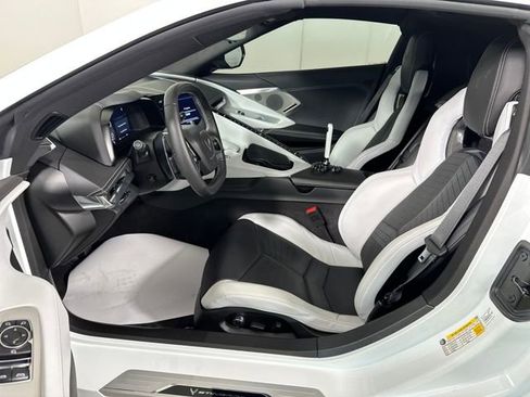 Used 2024 Chevrolet Corvette Stingray Preferred Cpe w/ Z51 Performance Package image 12