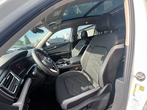 Certified 2024 Volkswagen Atlas Peak Edition SE AWD/4WD image 11