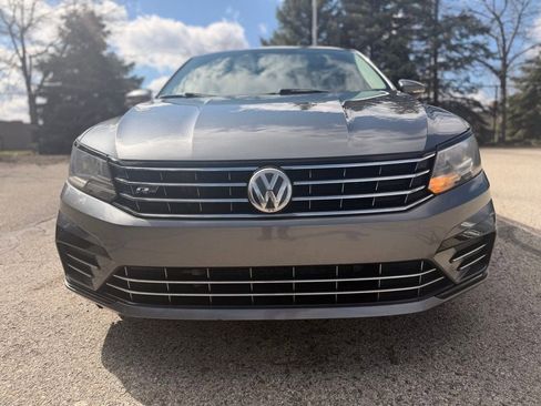 Used 2017 Volkswagen Passat 1.8T R-Line image 2