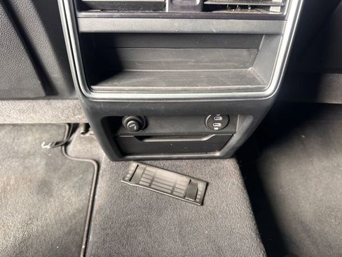 Used 2022 Porsche Cayenne S image 22