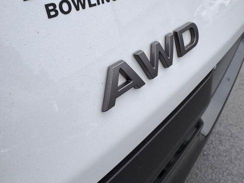 Used 2025 Nissan Murano SV AWD/4WD image 9