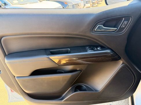 Used 2018 GMC Canyon SLE w/ SLE Convenience Package image 12