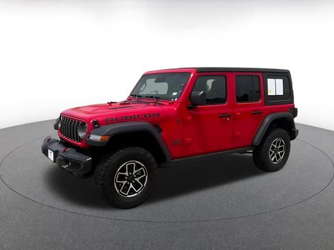Used 2025 Jeep Wrangler Unlimited Rubicon AWD/4WD image 4