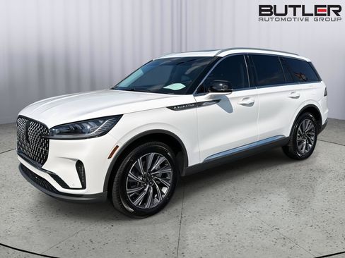 Used 2026 Lincoln Aviator AWD image 1