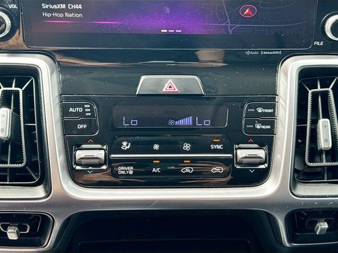 Certified 2023 Kia Sorento EX AWD/4WD image 19