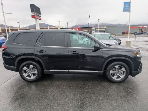 Certified 2025 Honda Pilot EX-L image 2