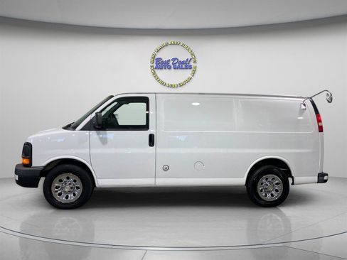 Used 2013 Chevrolet Express 1500 RWD image 2