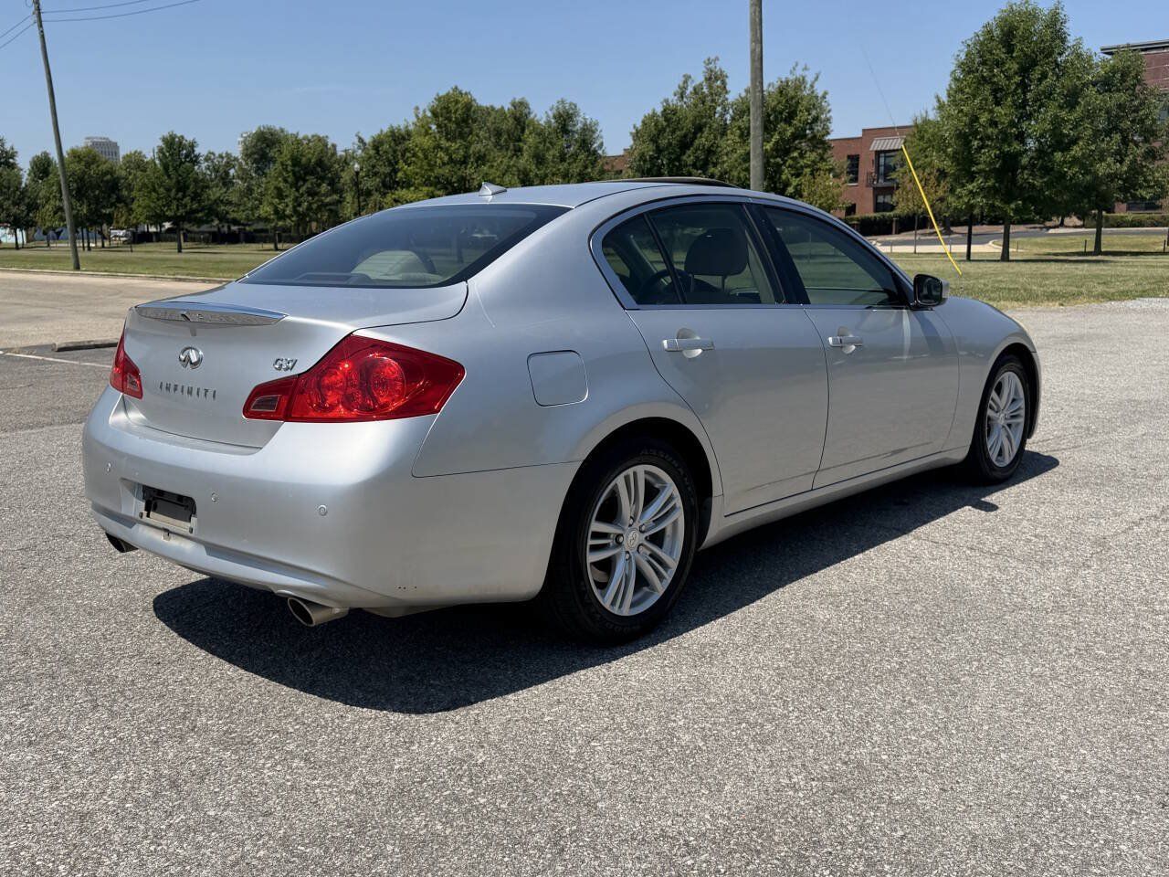 Used 2010 INFINITI G37 Journey w/ Premium Pkg RWD image 7