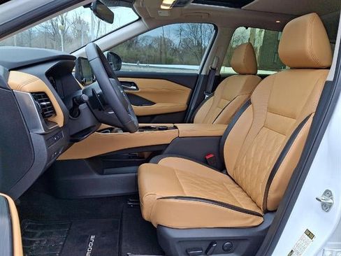 Used 2023 Nissan Rogue Platinum w/ Platinum Premium Package image 14