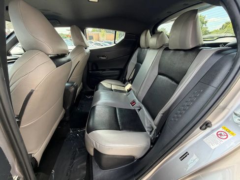 Used 2018 Toyota C-HR XLE FWD image 18