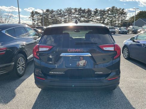 Used 2024 GMC Terrain SLE image 8