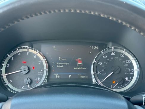 Used 2023 Toyota Highlander LE image 17