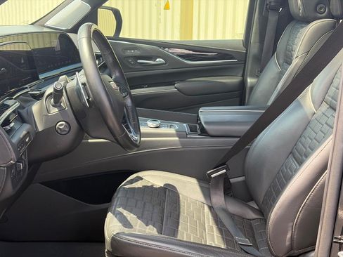 Used 2023 Cadillac Escalade ESV V AWD/4WD image 20