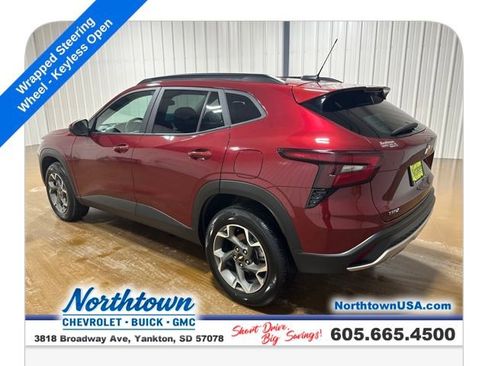 Used 2024 Chevrolet Trax LT w/ Driver Confidence Package image 3