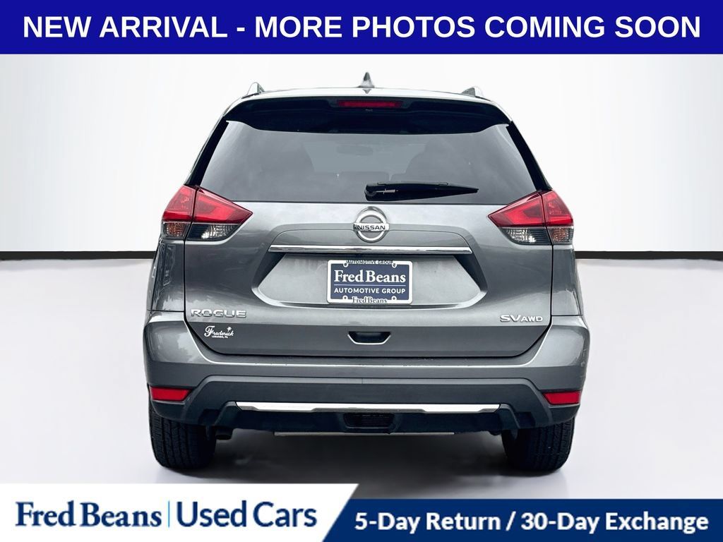 Used 2018 Nissan Rogue SV AWD/4WD image 7
