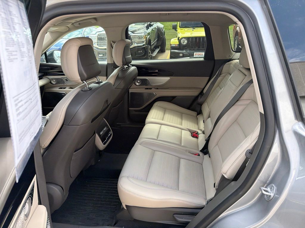 Used 2025 Lincoln Nautilus Reserve AWD/4WD image 10