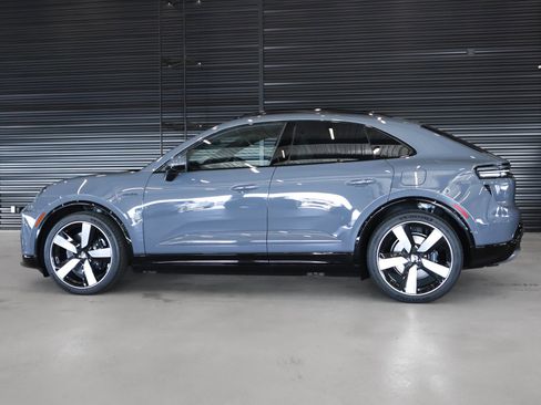 New 2025 Porsche Macan Turbo Electric image 2