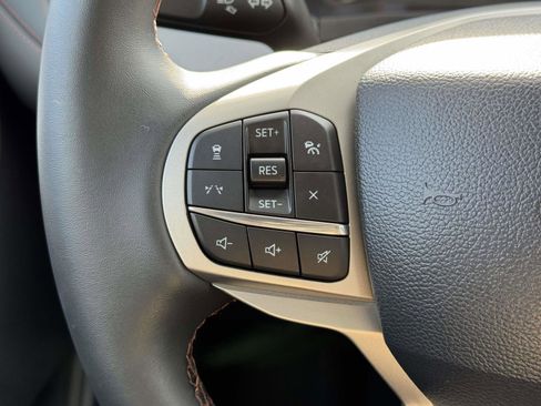 Used 2025 Ford Explorer Active image 19