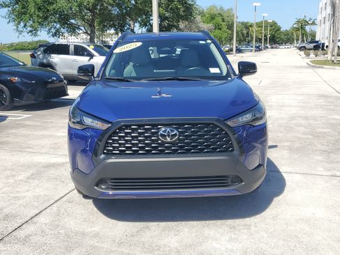 Certified 2025 Toyota Corolla Cross LE FWD image 8