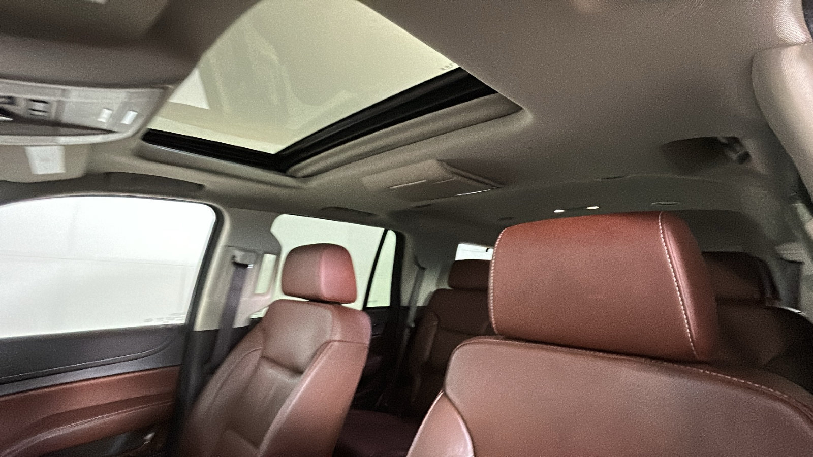 Used 2020 Chevrolet Tahoe Premier AWD/4WD image 16