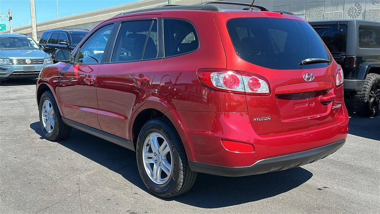 Used 2010 Hyundai Santa Fe GLS FWD image 11