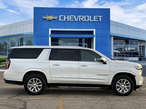 Certified 2022 Chevrolet Suburban Premier image 7