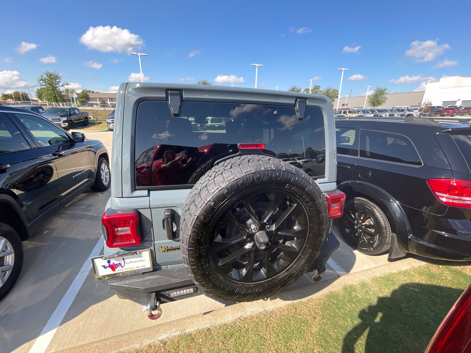 Used 2024 Jeep Wrangler Unlimited Sahara AWD/4WD image 5