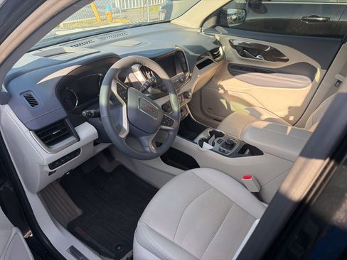 Used 2024 GMC Terrain Denali w/ Denali Premium Package AWD/4WD image 5