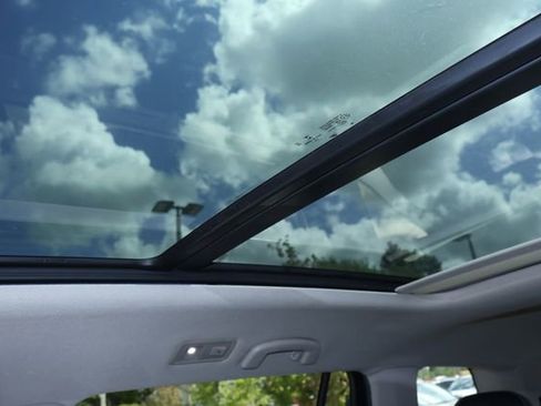 Used 2021 Volkswagen Atlas SE w/ Panoramic Sunroof Package image 30