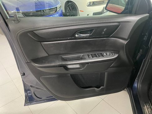 Used 2017 Chevrolet Traverse LT w/ Style and Technology Package image 15